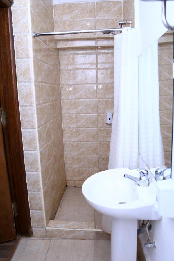 Lilly Rooms And Studio Hurghada Bagian luar foto