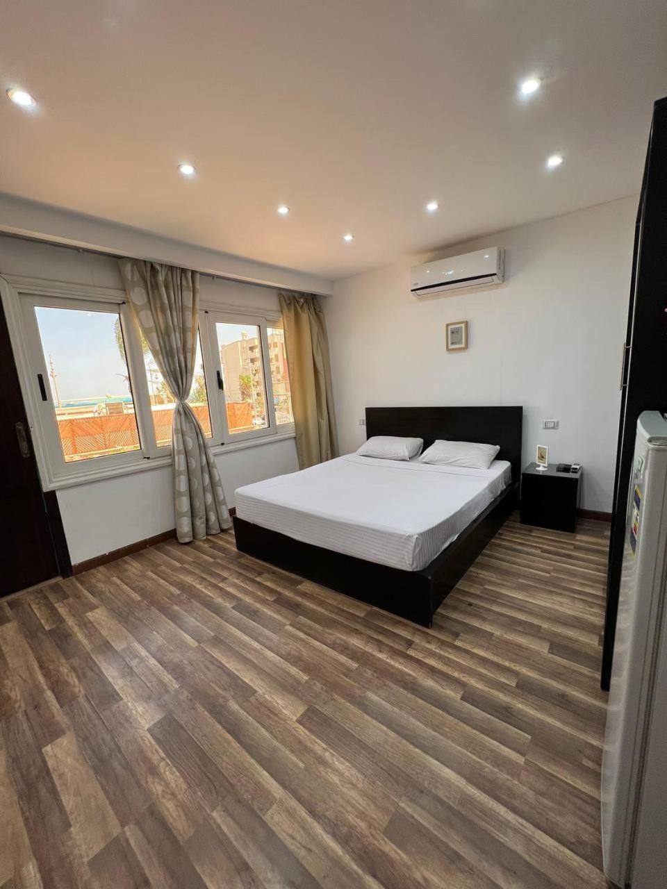 Lilly Rooms And Studio Hurghada Bagian luar foto