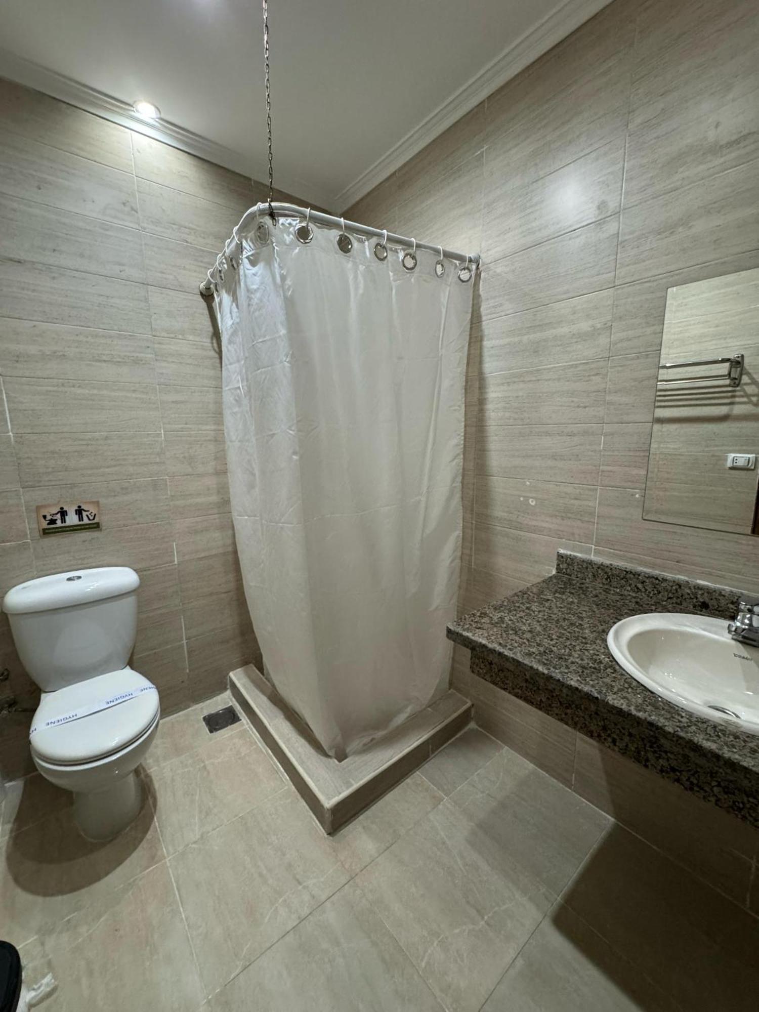 Lilly Rooms And Studio Hurghada Bagian luar foto