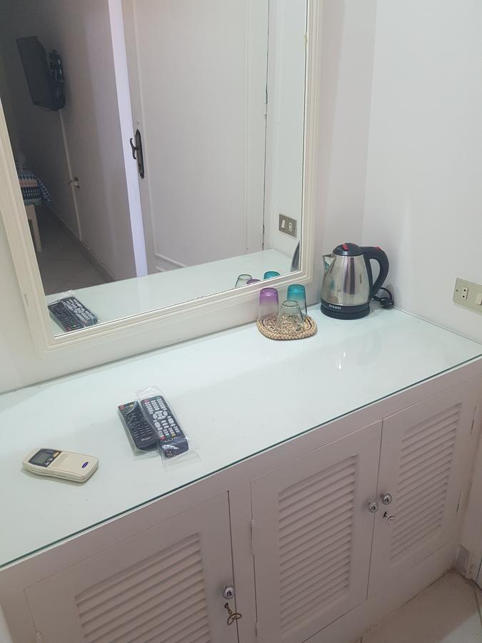 Lilly Rooms And Studio Hurghada Bagian luar foto
